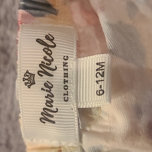 Marie Nicole size 6-12M romper - Picture 4 of 4